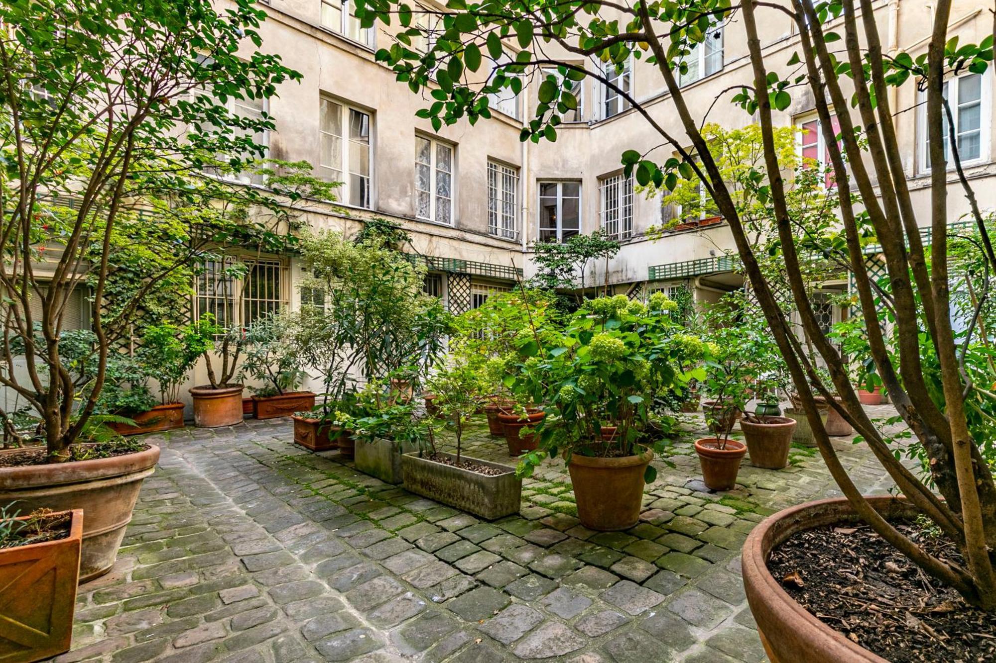 Design And Quiet Studio On Wooded Courtyard ! Paris Exteriör bild