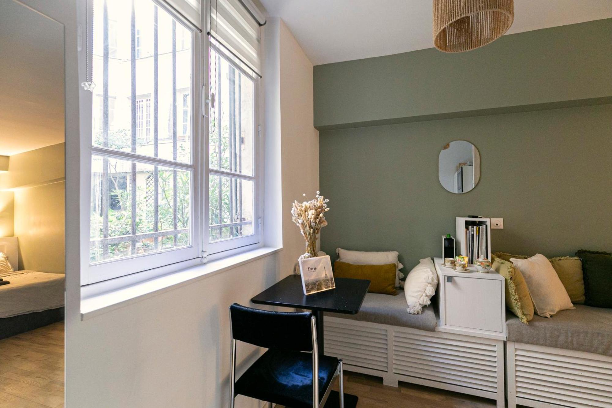 Design And Quiet Studio On Wooded Courtyard ! Paris Exteriör bild